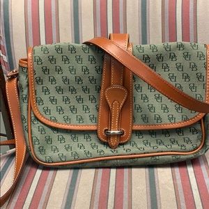 Green fabric Dooney & Bourke purse